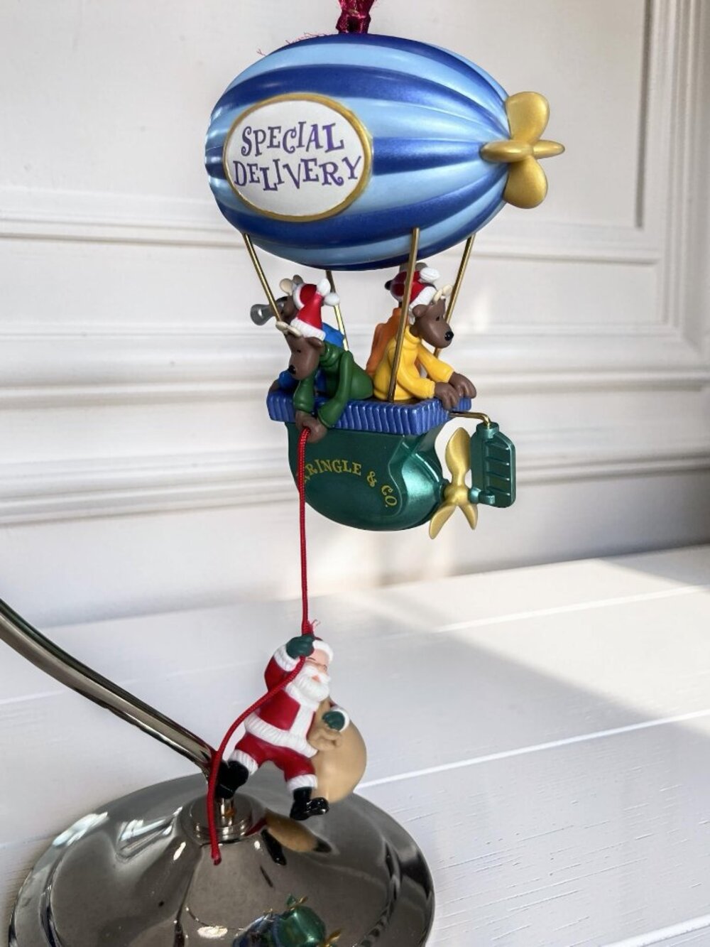 Hallmark Keepsake Ornament Kris and the Kringles 2005 Pull String Magic Movement